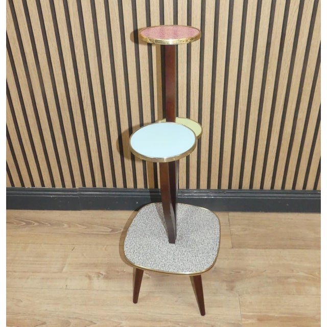 Absolute eye-catcher! Sweet little flower stand in a particularly beautiful 50s shape and colors typical of the time:...