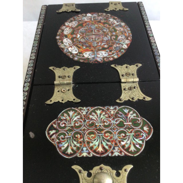 1950s Black Lacquered Wood & Mother Of Pearl Inlayed Small Dressing Box For Sale - Image 10 of 10