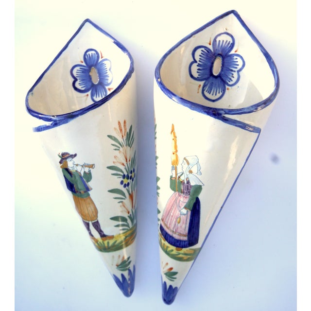 1940s Mid-20th Century Set of French Henriot Quimper Tin-Glazed Faience Wall Pocket Vases For Sale - Image 5 of 10