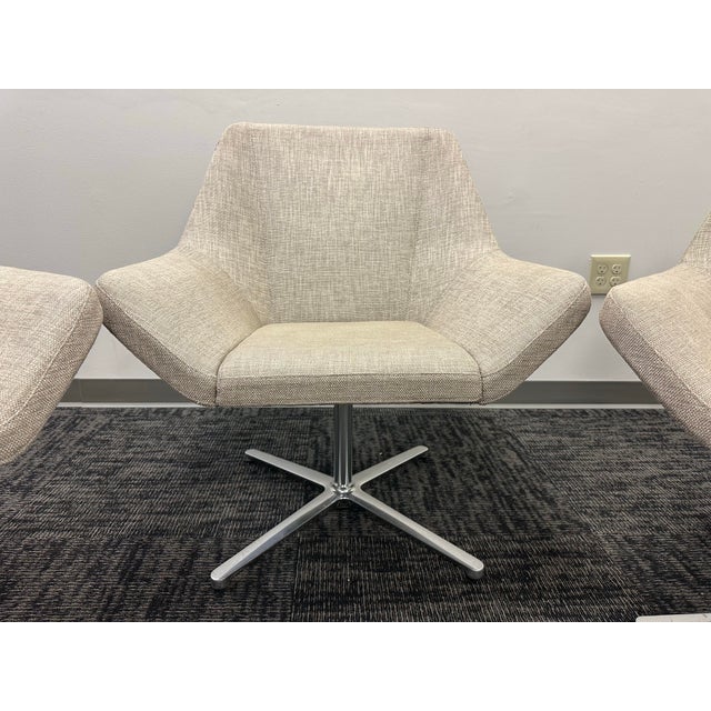 Keilhauer Furniture Set of 3 Keilhauer Cahoots Relax Lounge Swivel Chair Linen #9021 For Sale - Image 4 of 8