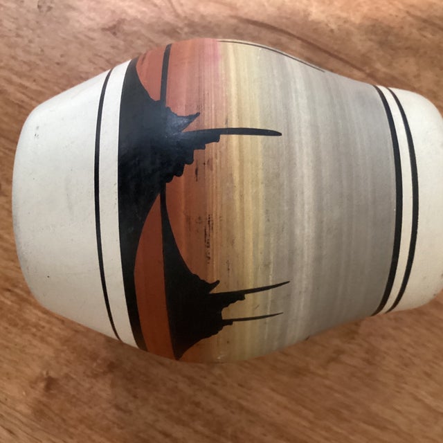 Authentic Native American Pottery Etched Hand Painted Clay Vase Signed Circa1985 For Sale In Chicago - Image 6 of 12