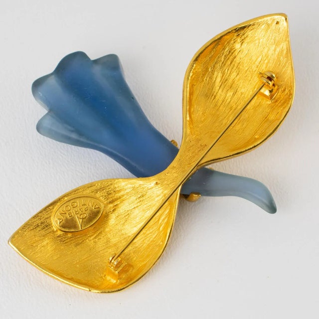 Antigona Paris Gilt Metal and Blue Resin Bird Brooch For Sale - Image 4 of 7