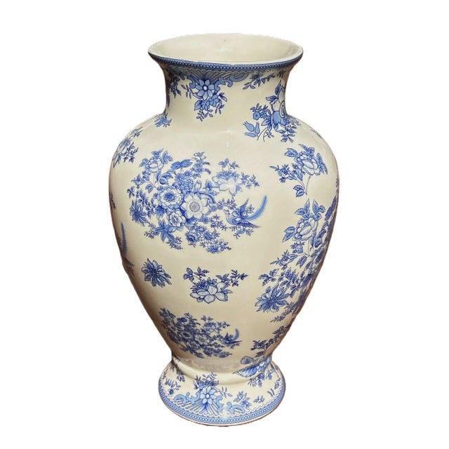 Ceramic Vintage Chinoiserie Porcelain Vase For Sale - Image 7 of 10