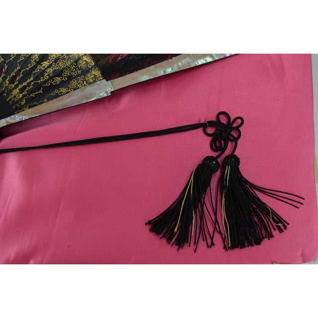 19th Century Fan with Black Lace Wooden Strands and a Pearly For Sale - Image 4 of 12