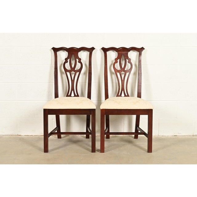 English Thomasville Georgian Carved Mahogany Side Chairs or Dining Chairs, Pair For Sale - Image 3 of 13