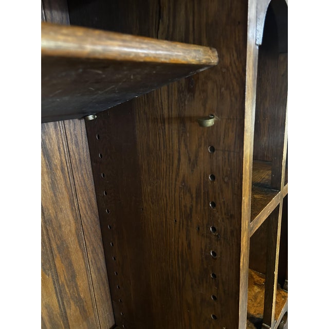 Early 20th Century English Arts & Crafts Oak Bookcase with Judge Not A Book By The Cover Motto, 1910 For Sale - Image 5 of 10