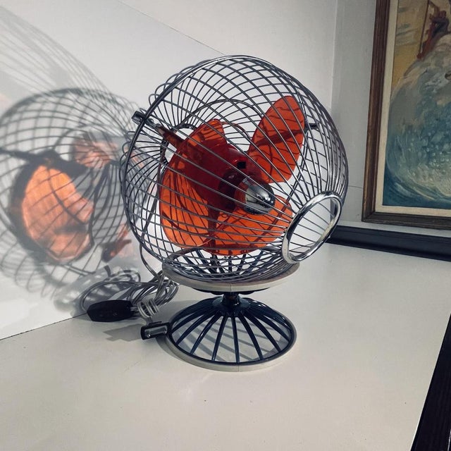 B-45 Fan with Chrome-Plated Steel Spherical Structures and Red Polycarbonate Blades from Hitachi, Japan, 1970s For Sale - Image 10 of 13