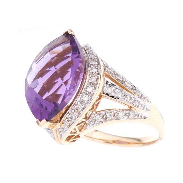 Modern 14k Gold Vintage Amethyst and Diamond Cocktail Ring For Sale - Image 3 of 7