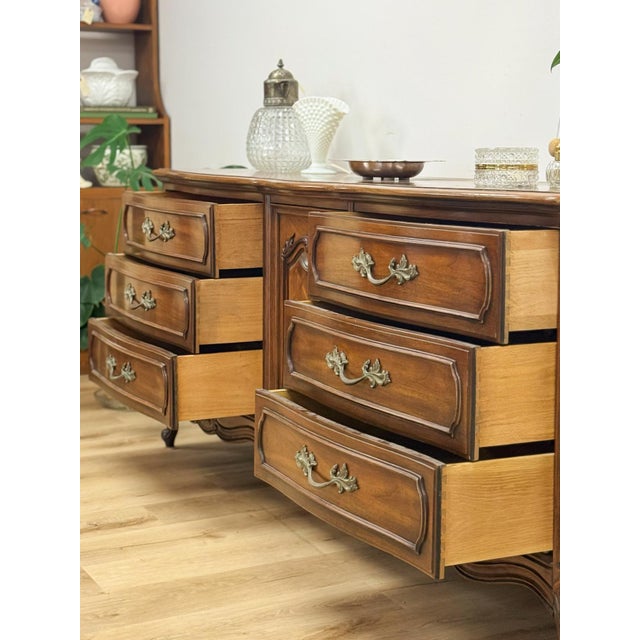 Ornate Thomasville French Provincial 9 Drawer Dresser With Metal Pulls Vintage For Sale - Image 9 of 12