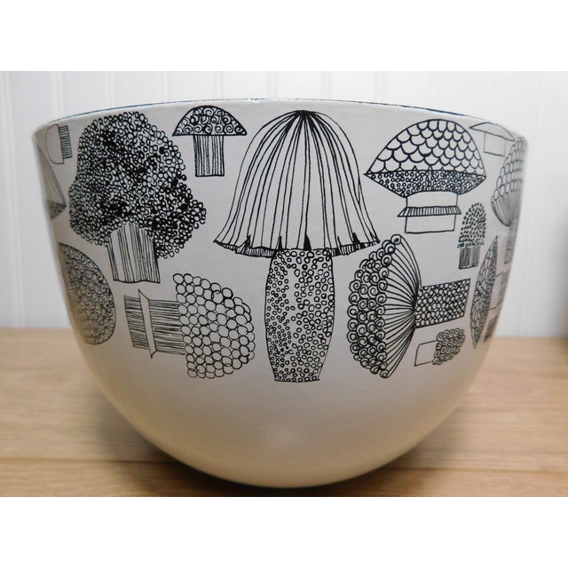 A charming Finel Arabia “Tatti” mushroom enamel salad bowl set from the 1960s, designed by Kaj Franck with the iconic...