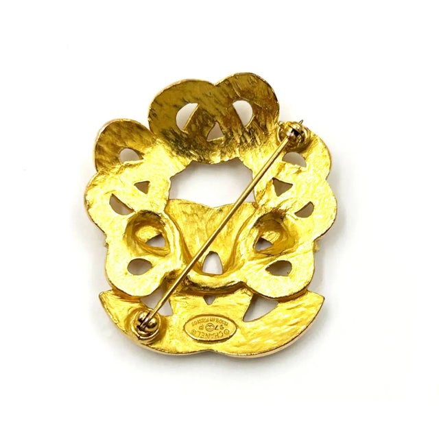 Contemporary Chanel Vintage Gold Plated CC Twisted Small Brooch For Sale - Image 3 of 3