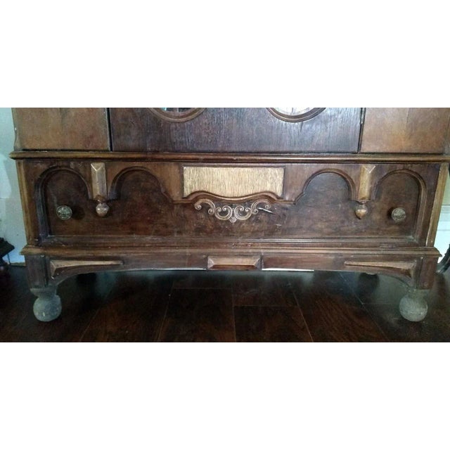 Early 1900s Century M. Bott Furniture Co English Tudor Glass and Fretwork Door and Drawer China Cabinet For Sale - Image 10 of 11