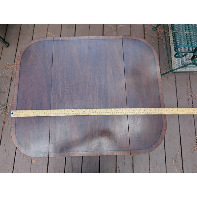 Vintage 1973 Henkel Harris "Virginia Galleries" Inlaid Mahogany Pembroke Drop-Leaf Side Table For Sale - Image 6 of 8