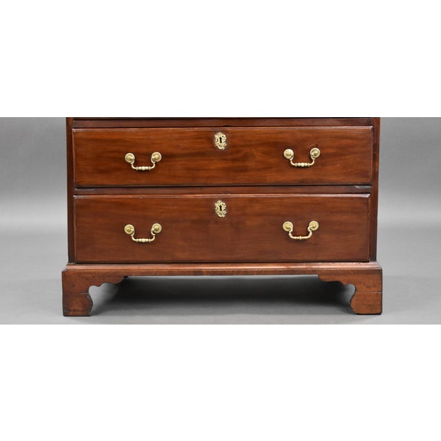 Brown 19th Century George III English Mahogany Chest of Drawers For Sale - Image 8 of 10