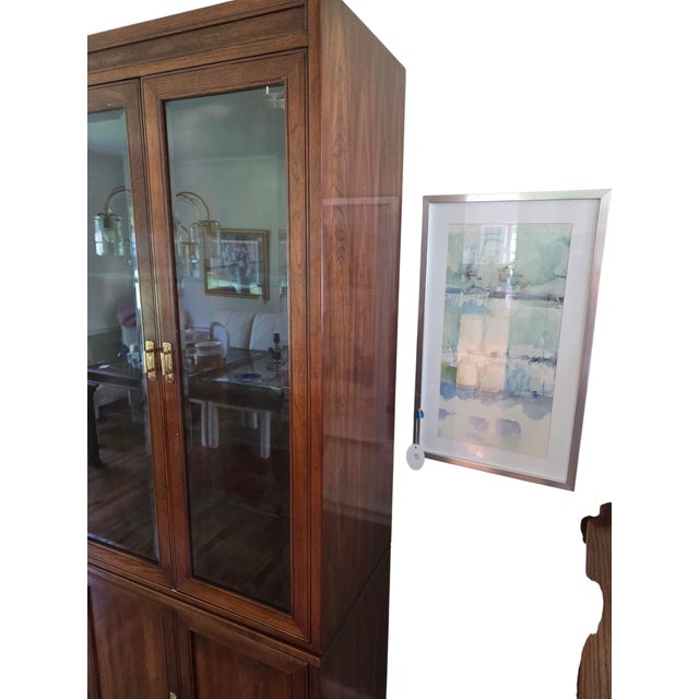 1980s Ethan Allen Canova Campaign Hutch Curio China Cabinet Display Shelf For Sale In Philadelphia - Image 6 of 17