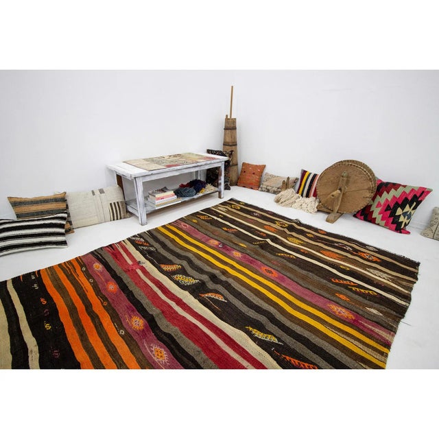 1960s Vintage Kilim Rug- 5′10″ × 9′4″ For Sale In Los Angeles - Image 6 of 7