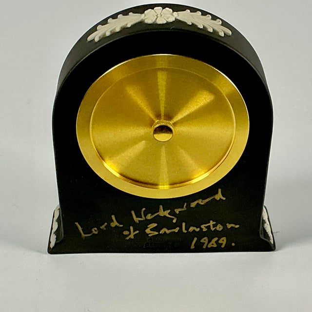 1989 Vintage English Neoclassical Chippendale Wedgwood Black Jasperware Desk Clock, Lord Wedgwood Signed For Sale - Image 12 of 16