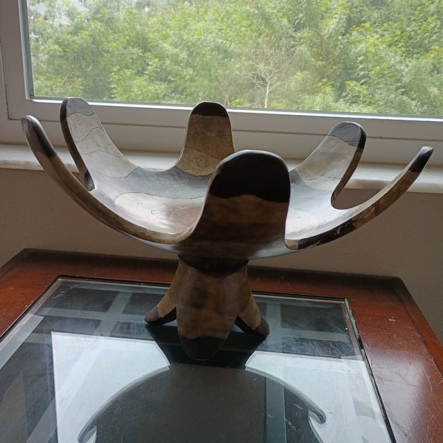 Mid-Century Modern 19" Two-Tone Monkey Pod Wood Lotus Petal Pedestal Centerpiece For Sale - Image 4 of 17