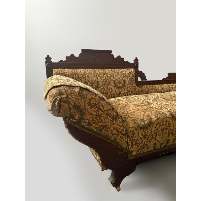 Early 20th Century Victorian Pull Out Sleeper Fainting Chaise For Sale In Providence - Image 6 of 7