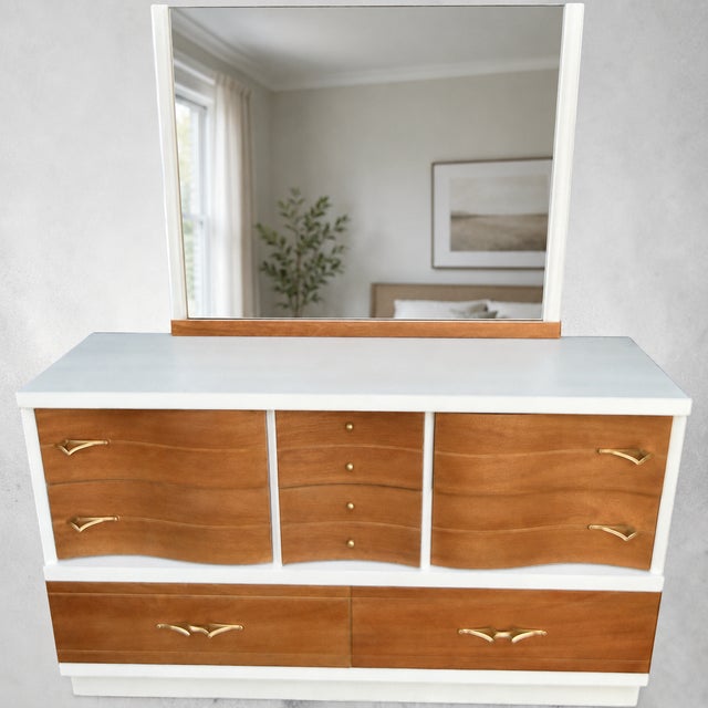 Mid-Century Modern Vintage Mid-Century Modern Refinished Dresser Pair With Detachable Mirror For Sale - Image 3 of 12