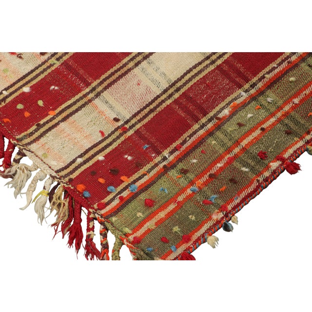 Vintage Jajim Qashqai Persian Kilim, Red & Ivory Geometric Pattern - Rug & Kilim For Sale In New York - Image 6 of 7