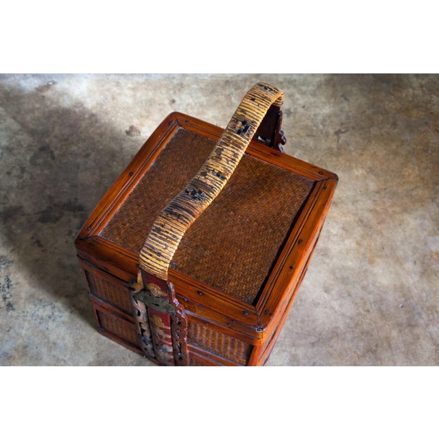 Early 20th Century Antique Chinese Woven Rattan and Bamboo Nested Basket With Carved Handle For Sale - Image 5 of 8
