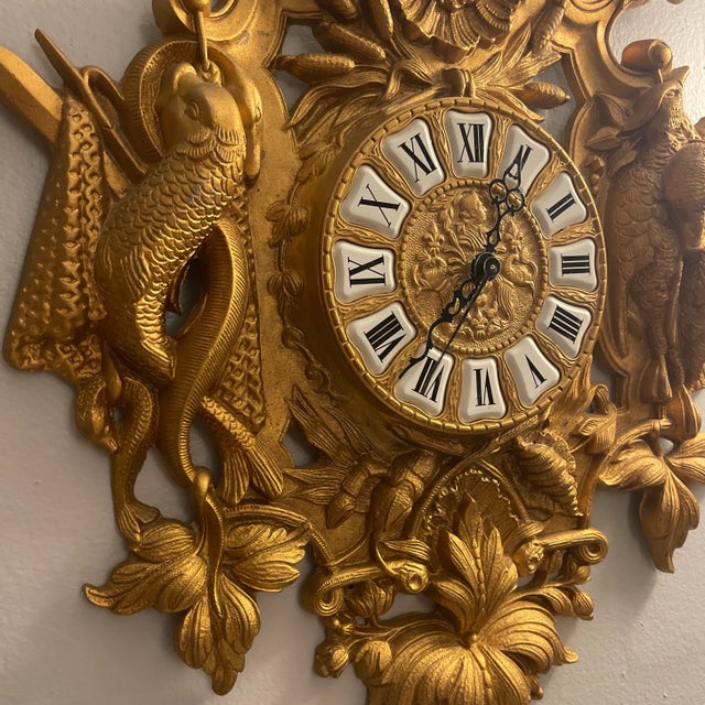 Hollywood Regency European Gold Bronze Hunt Trophy Clock For Sale - Image 3 of 6