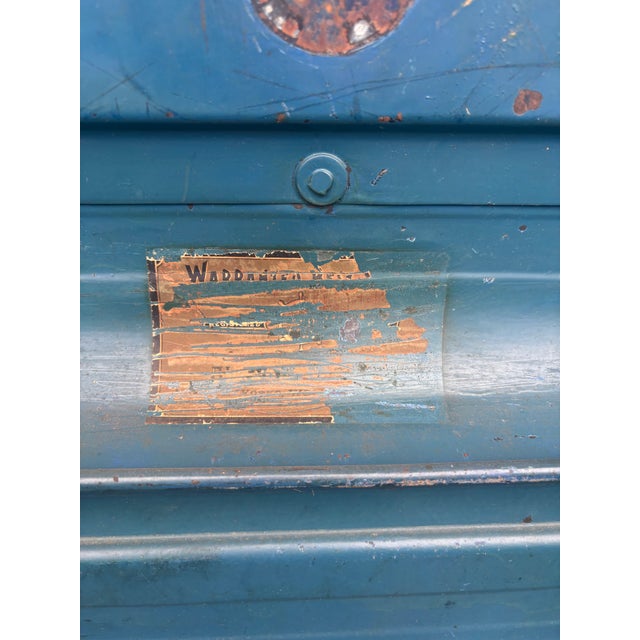 Antique British Colonial Steel Cabin Trunk With Original Patina, 1900s For Sale In Miami - Image 6 of 6
