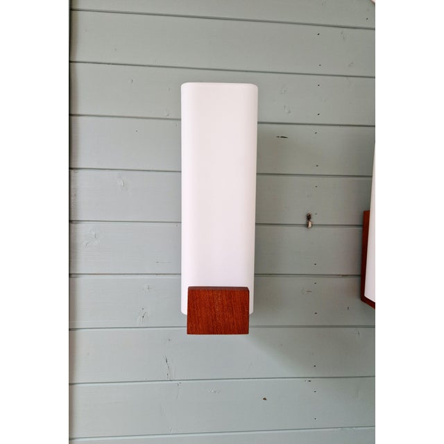 Wood Teak and Satin White Opaline Wall Lights by Louis Kalff for Philips, 1960s, Set of 2 For Sale - Image 7 of 15
