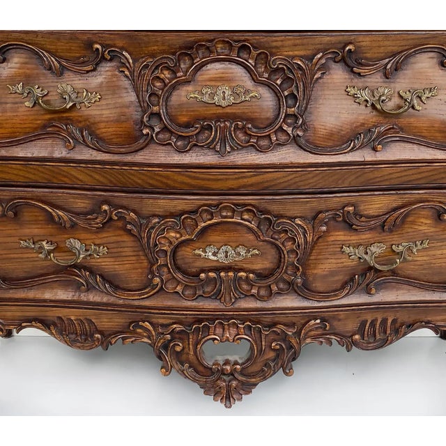 Wood Karges Louis XV Bombe Serpentine Bowfront Chest of Drawers in Walnut, Late 20th Century For Sale - Image 7 of 10