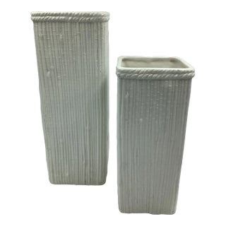 Vintage 60s White Italian Ceramic Grass Cloth Textured Square Vases in Different Sizes - Set of 2 For Sale