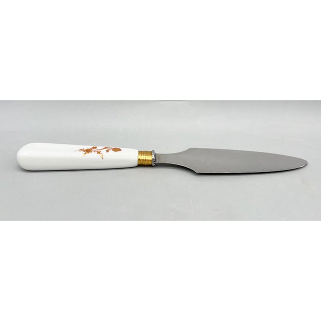 Vintage Limoges France Porcelain Pedestal Cake Stand With Matching Server – Gilt Scalloped Edge For Sale - Image 14 of 16