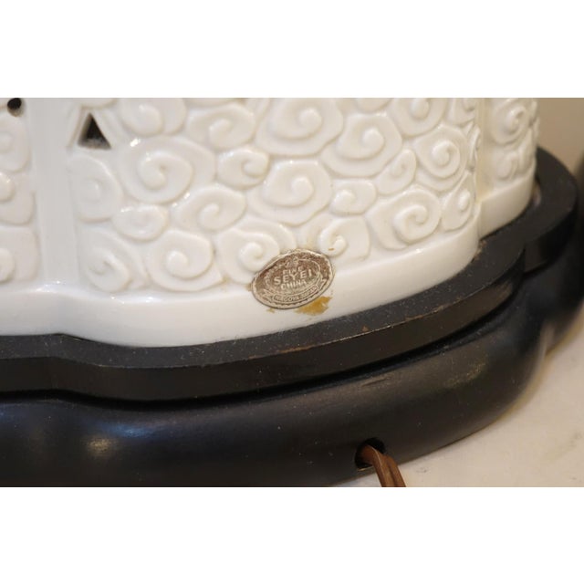 1960s Matched Pair Blanc De Chine Hollywood Regency Asian Modern Porcelain Seyei Fine China Wood Table Lamps W/ Linen Shades - a Pair For Sale - Image 14 of 14