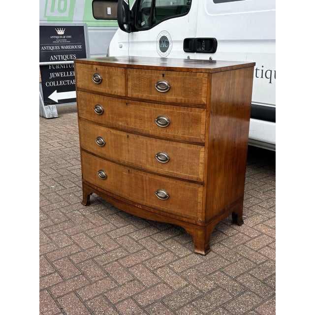 Bow Front Chest of Drawers in Inlaid Mahogany For Sale - Image 5 of 11