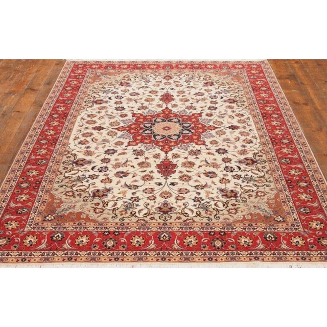 Middle Eastern Rug in Wool For Sale - Image 6 of 11
