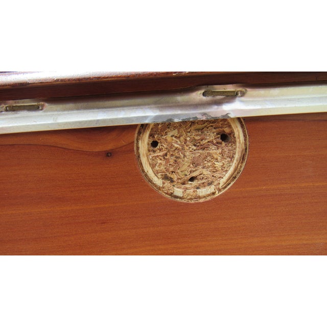 Lane Furniture Mahogany Lane Cedar Chest Vintage Trunk For Sale - Image 4 of 10