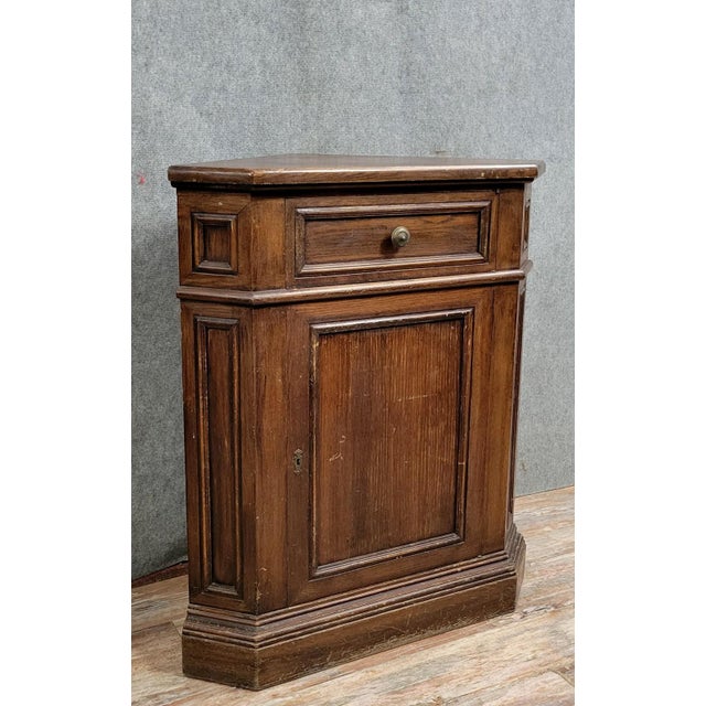 Rustic Corner Cabinet in Fir Wood, Late 19th Century, in Good conditions. Designed before 1890