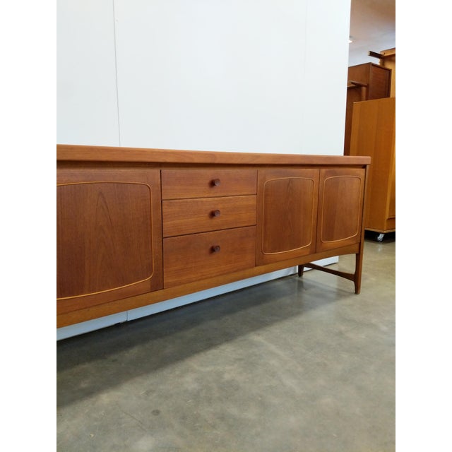Brown Vintage Mid Century Modern Teak Credenza by Nathan, Attributed For Sale - Image 8 of 10