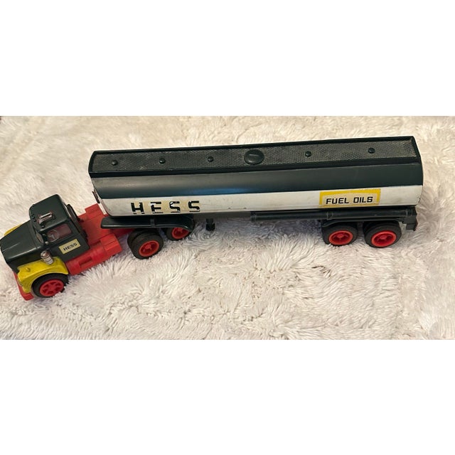 Vintage 1968-1969 Hess Truck Toy (Used) Relive the nostalgia of the late 1960s with this classic 1968-1969 Hess truck toy....