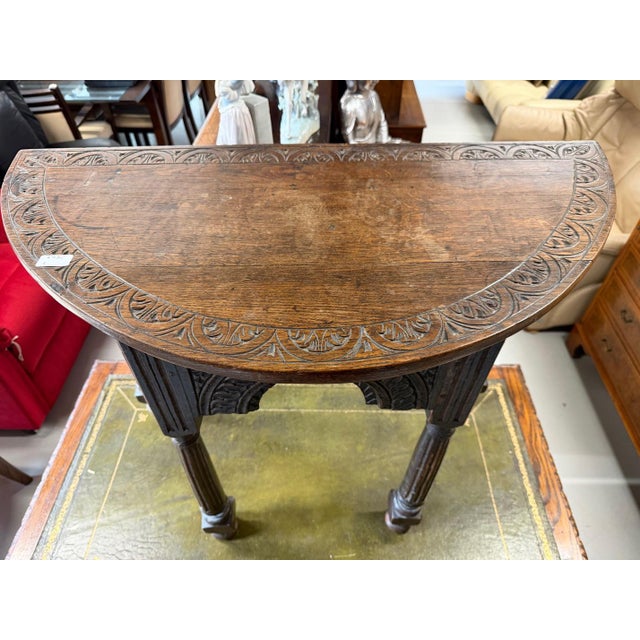 Carved Oak Half Moon Side Table, in Good conditions. Designed before 1890