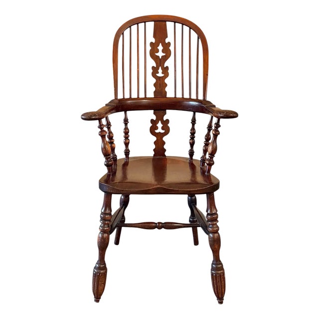 Early 19th Century English Windsor Chair in Elm and Ash For Sale