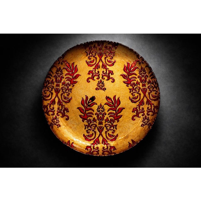 Late 20th Century Hollywood Regency Style Raised Serving Platter With Relief Inlaid Design – 15” Footed Centerpiece For Sale - Image 4 of 7