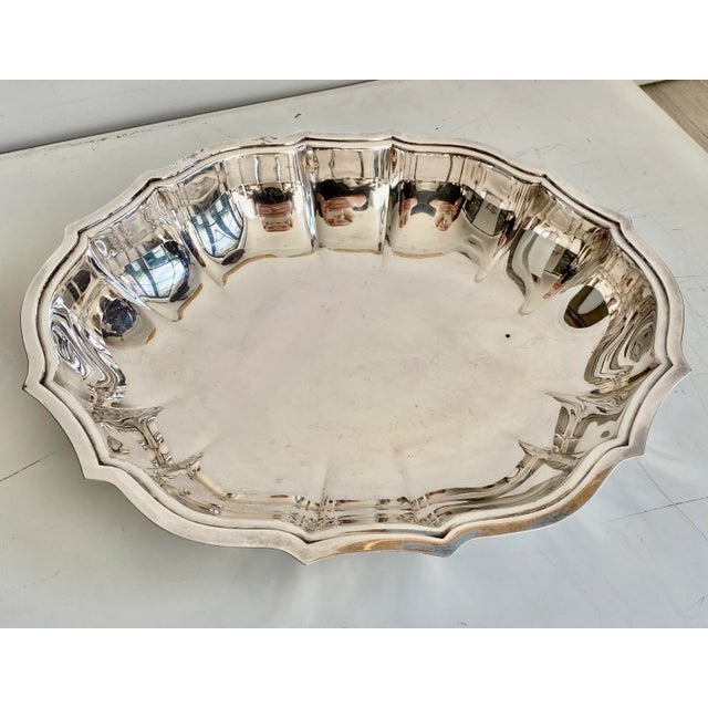 Beautiful English style scalloped shape silver-plated by Chippendale International Silver Co. bread serving bowl or can be...