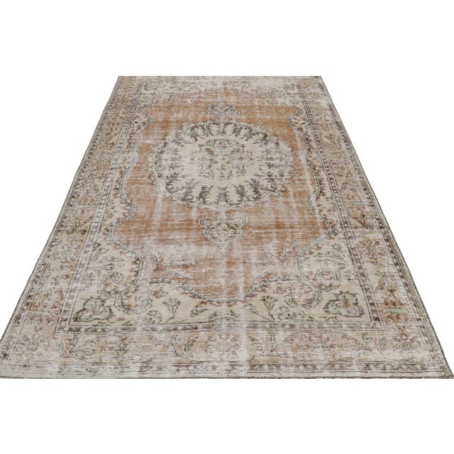 Traditional Vintage Zeki Müren Rug, With Geometric Patterns and Medallion, From Rug & Kilim For Sale - Image 3 of 7