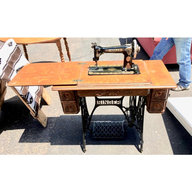 1909 Victorian Era Working Singer Sewing Machine Table Chairish