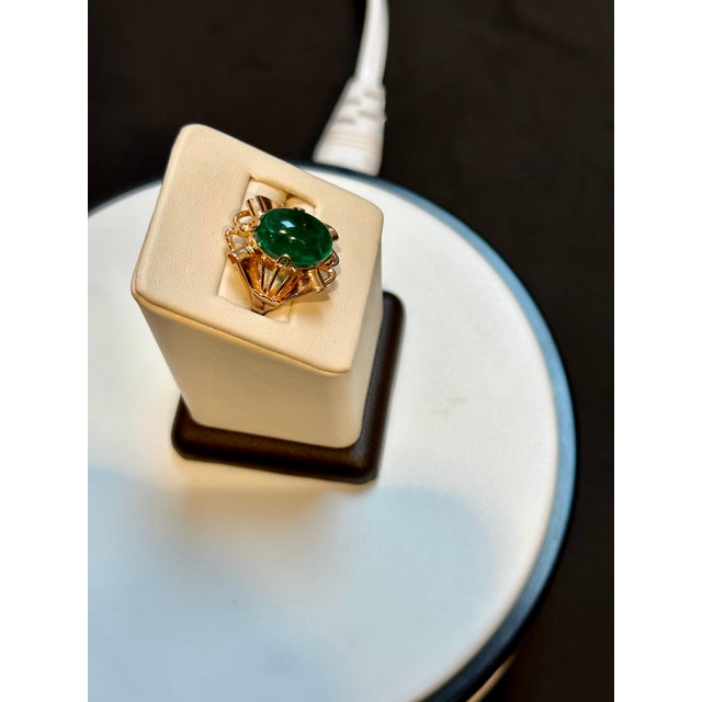 7 Carat Elongated Oval Emerald Cabochon 14 Karat Rose Gold Cocktail Ring Vintage For Sale - Image 14 of 18