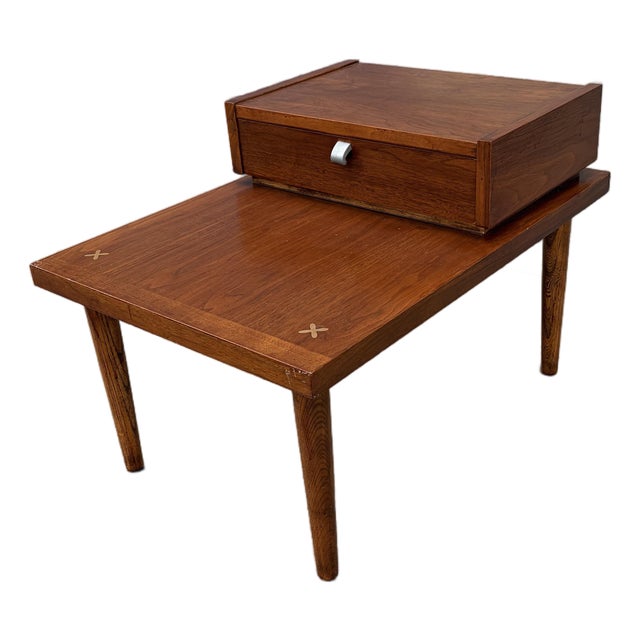 American of Martinsville Mid-Century Modern Two Tier Step Table, Circa 1965 For Sale
