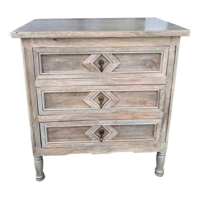 Coastal 3-Drawer Shanghai Nightstand For Sale