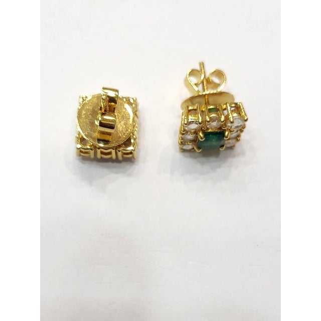 2020s Set in 18k Gold, Natural Zambian Emerald & Yellow Rose Cut Diamonds Stud Earrings, Pair For Sale - Image 5 of 7