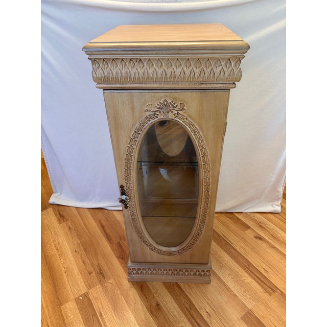 Wood 1980's Ethan Allen Style Blonde Pier-Curio Cabinet, With Handcrafted Wood Details For Sale - Image 7 of 7